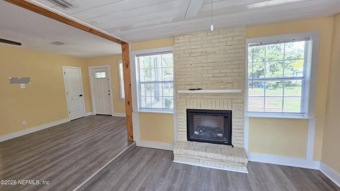 Photo of 9049 JACKSON Avenue