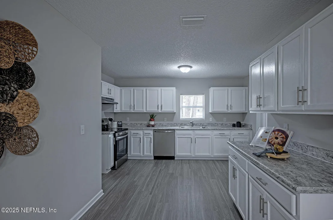Photo of 10377 GRAYSON Street
