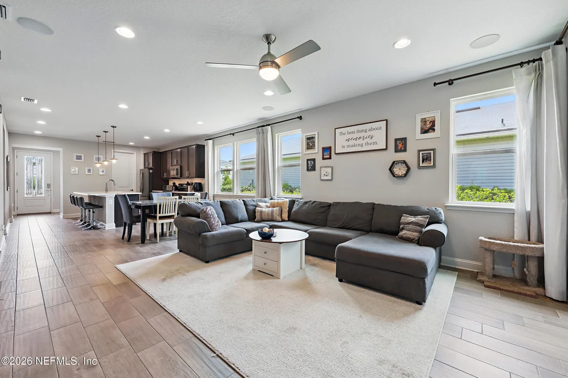 Photo of 1124 PERSIMMON Drive