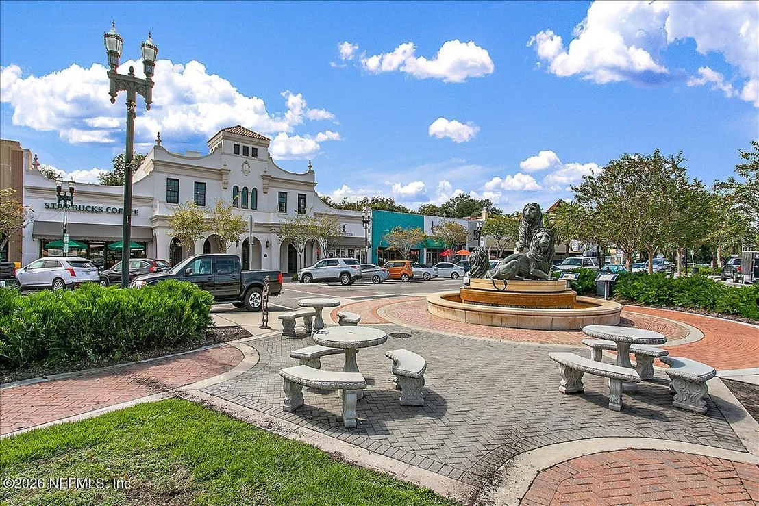 Photo of 959 MAPLE Lane