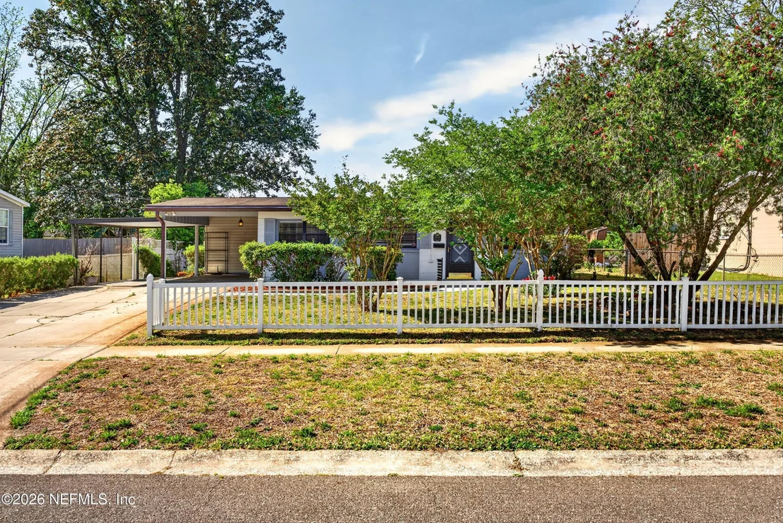 Photo of 7638 CREST Drive N
