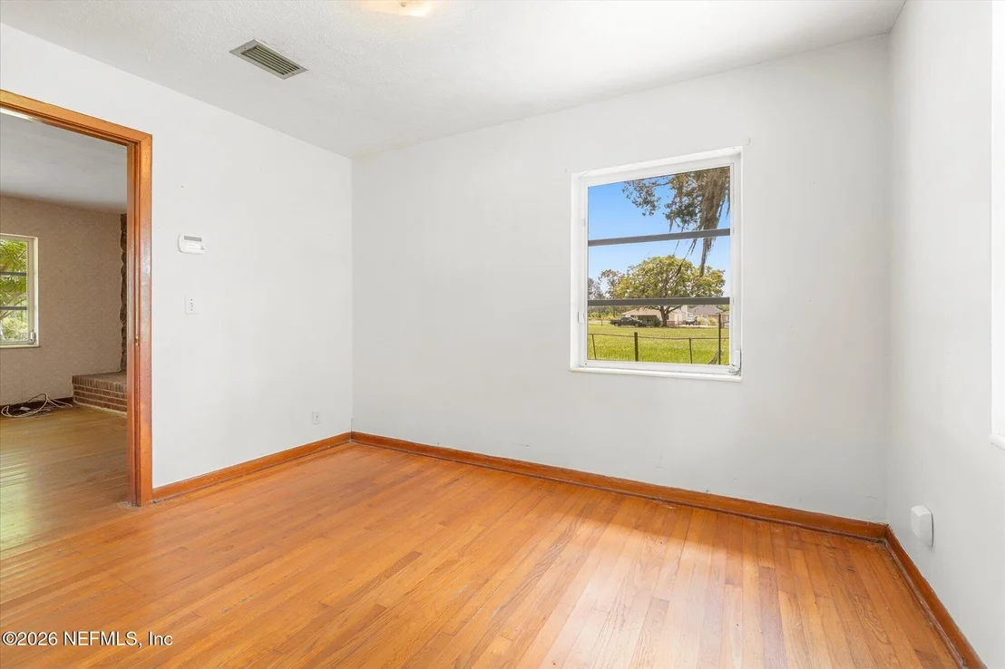 Photo of 786 W RIVER Road