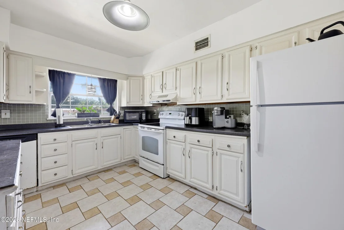 Photo of 5528 EDMAR Road