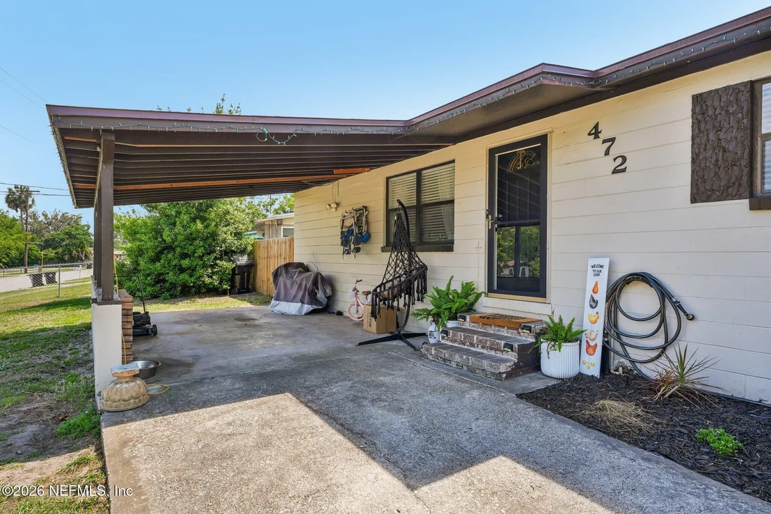 Photo of 472 SIGSBEE Road
