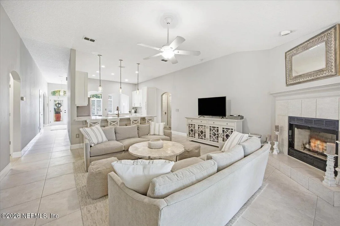 Photo of 1204 PARADISE POND Road