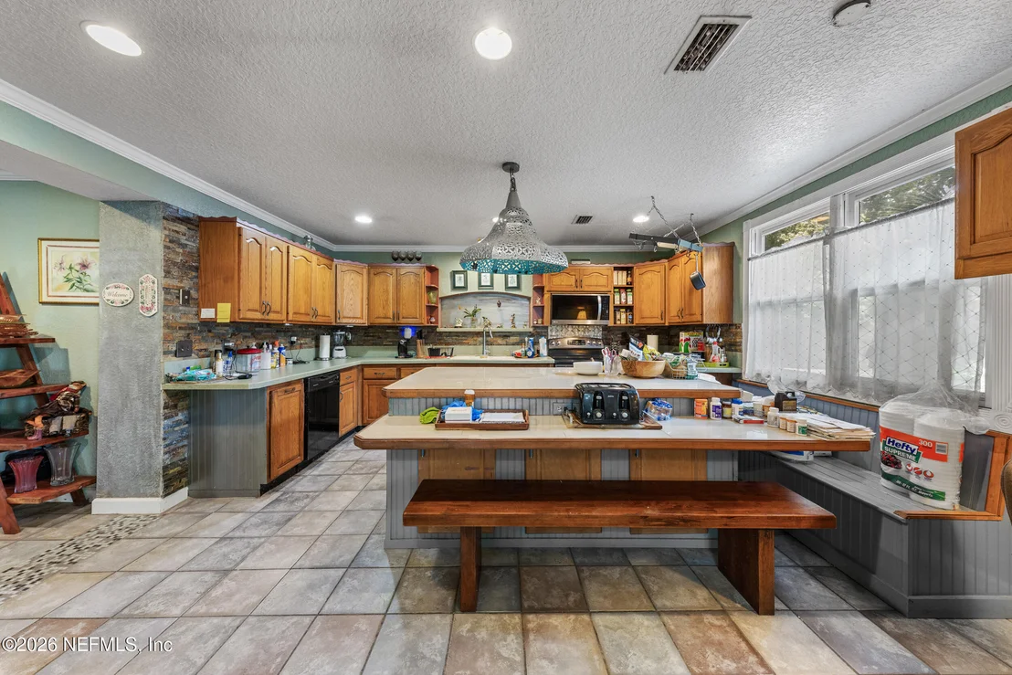 Photo of 440 BLAKE Avenue