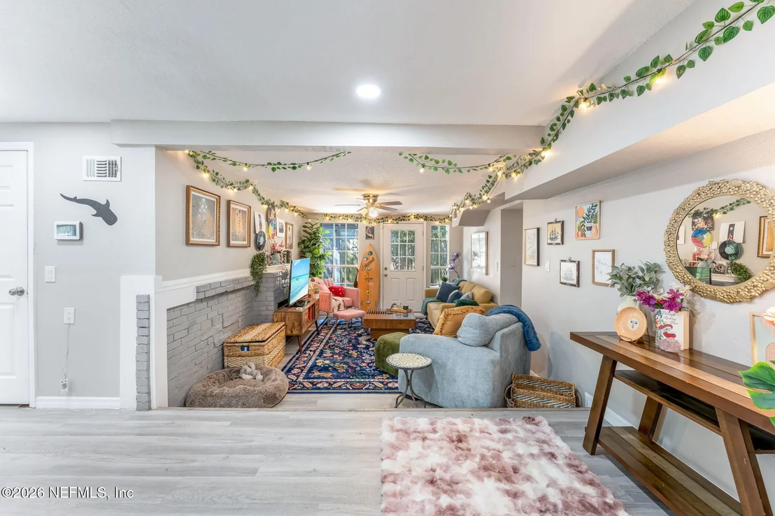 Photo of 7541 MAYAPPLE Road