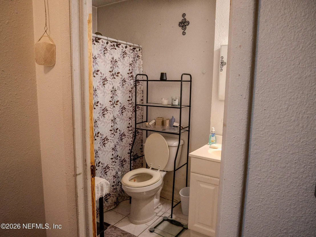 Photo of 8513 OAK LEAF Road