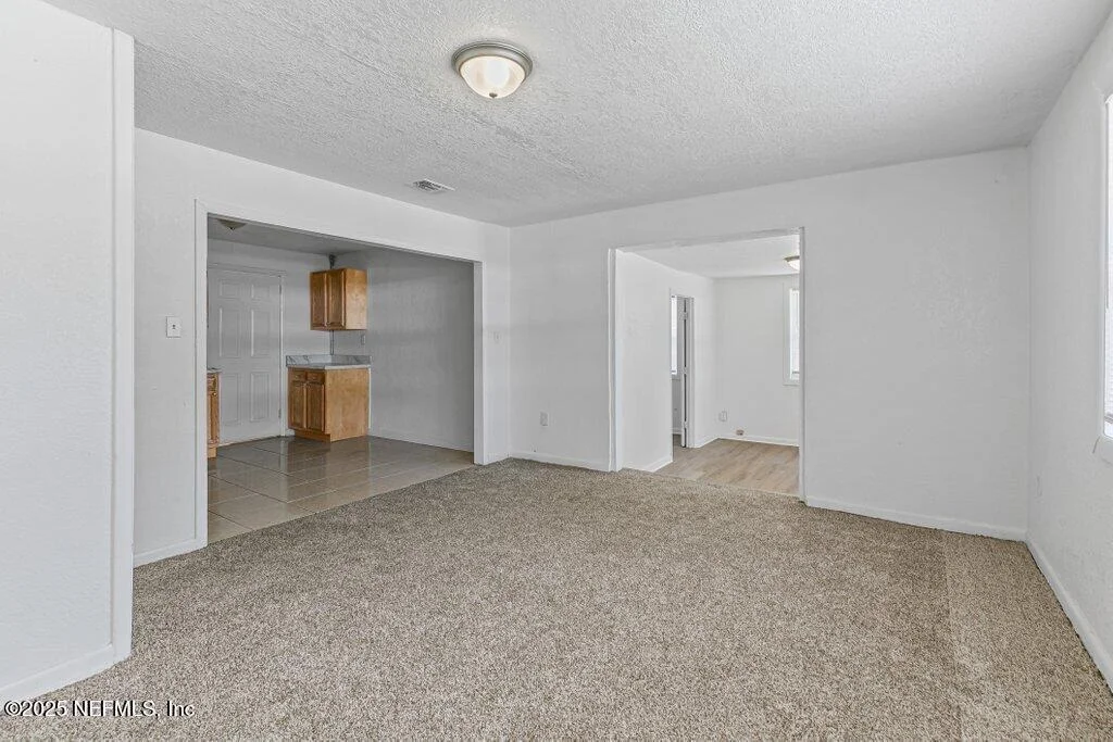 Photo of 2864 LEONID Road