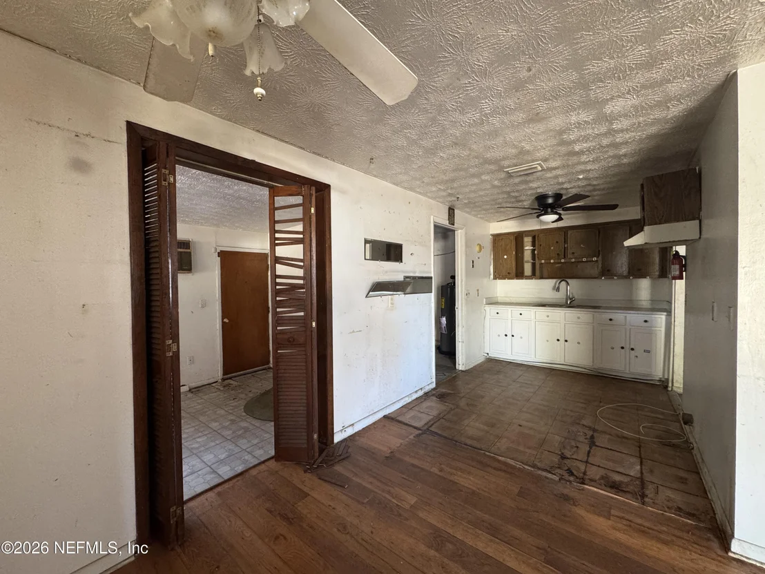 Photo of 2560 ROBERT Street