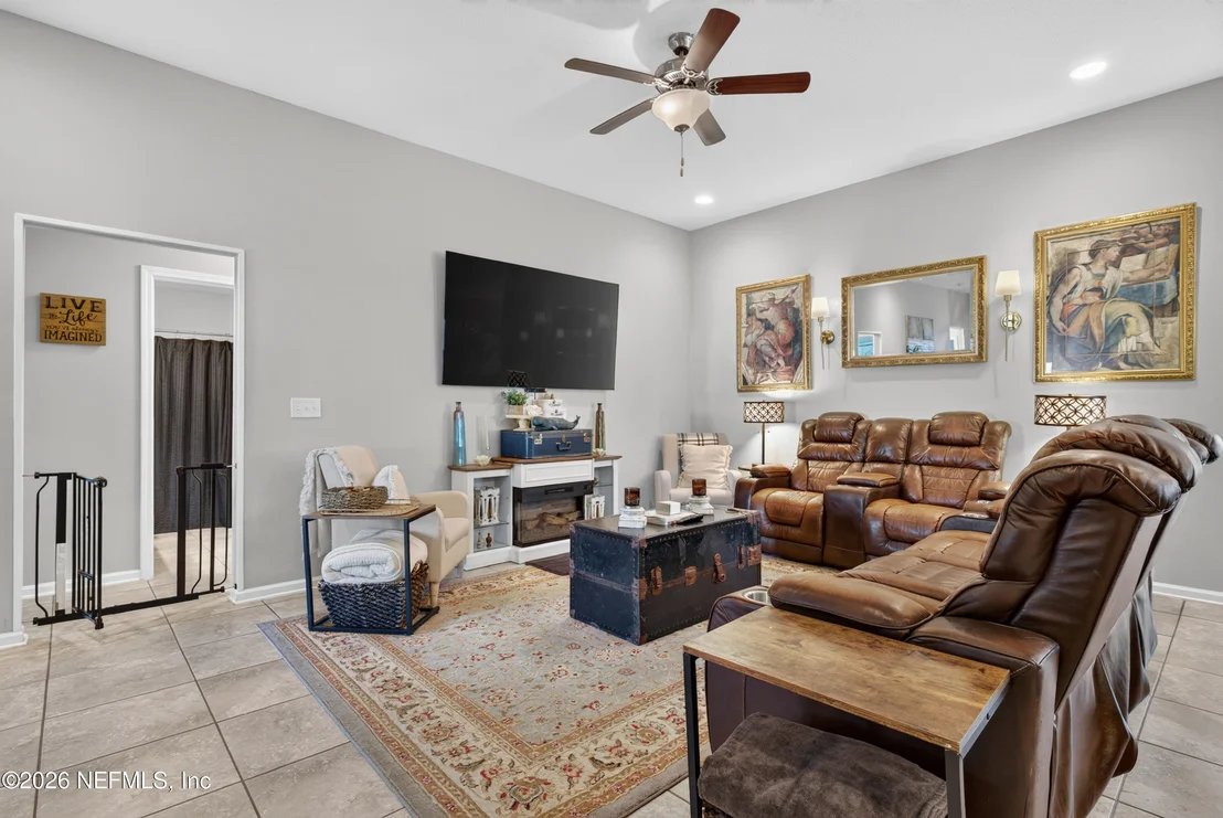 Photo of 589 SEVILLE Parkway