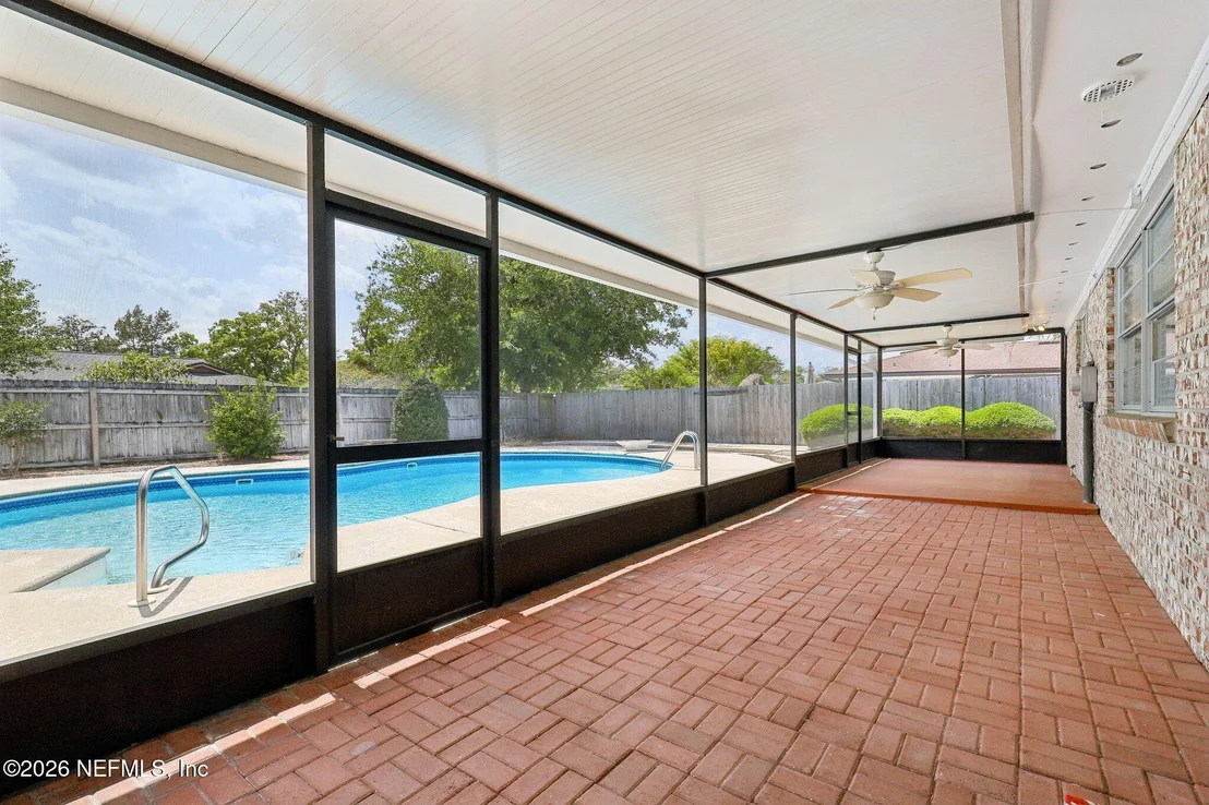 Photo of 332 DILLON Drive