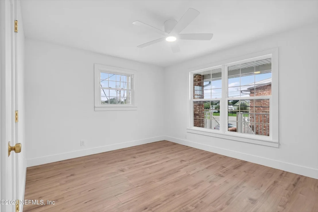 Photo of Unit 7B at 83 COMARES Avenue