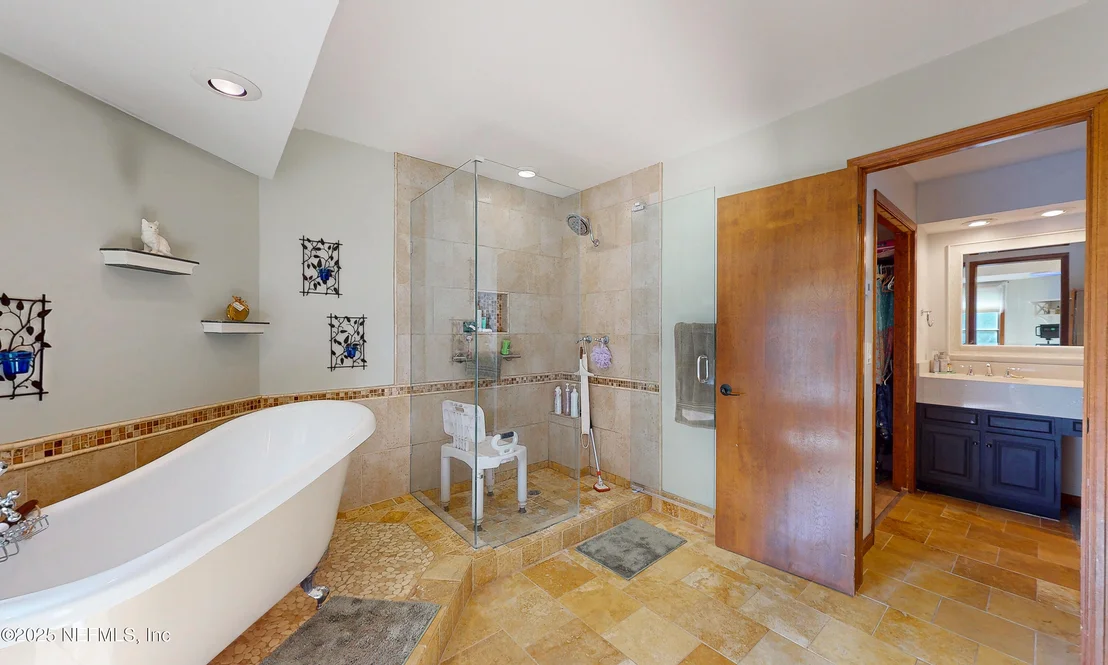 Photo of 2860 RAVINES Road