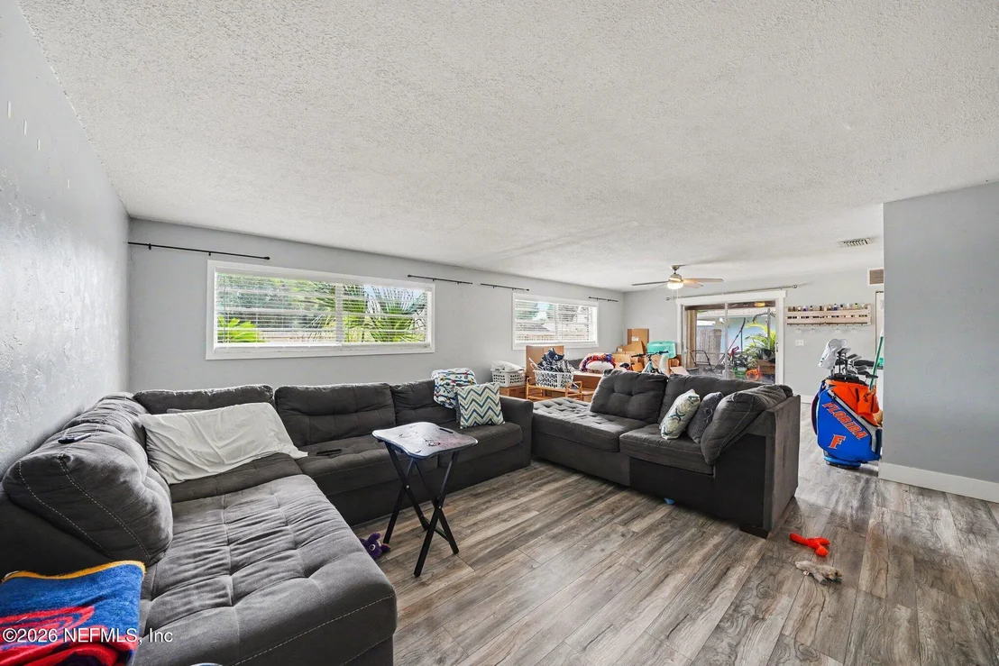 Photo of 1180 BALFOUR Drive