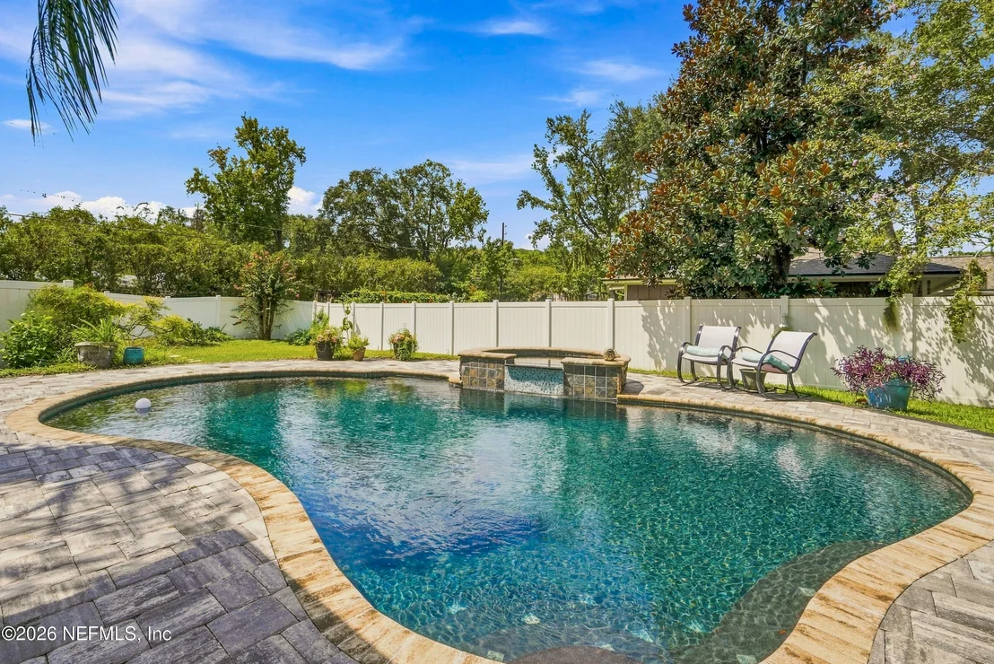 Photo of 1407 RIVERGATE Drive