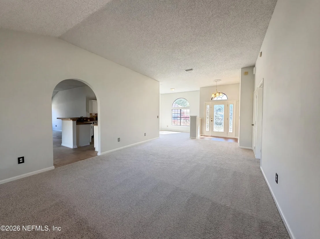 Photo of 585 THORNBERRY Road