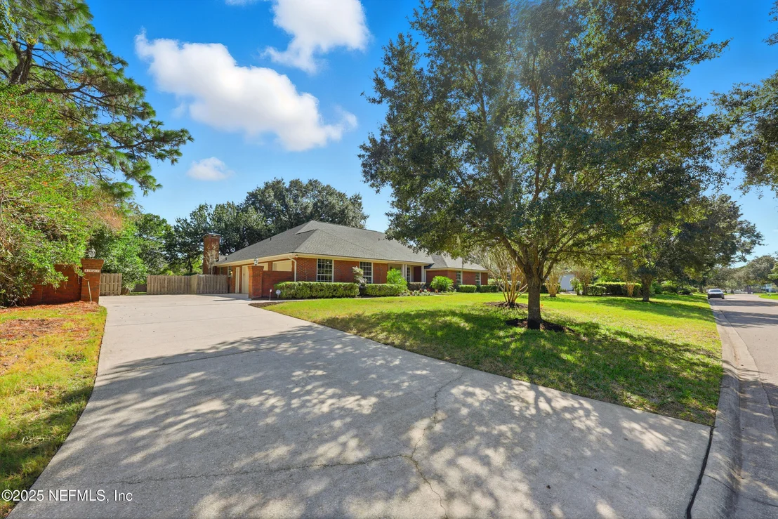 Photo of 8127 MIDDLE FORK Lane