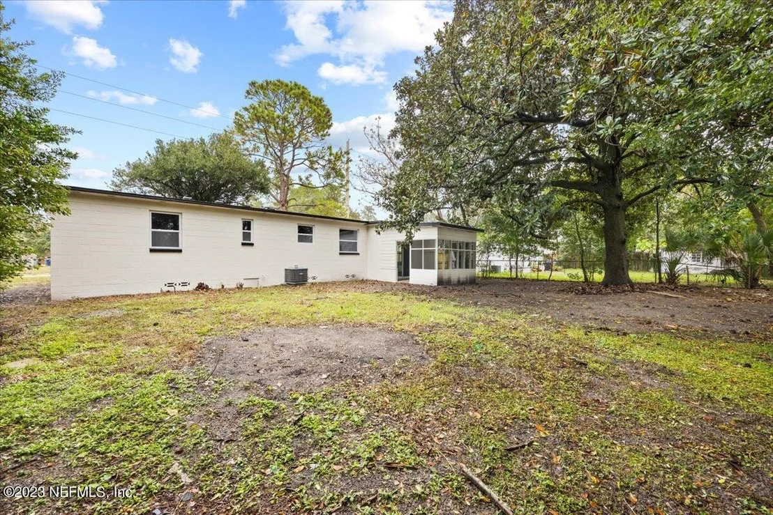 Photo of 7110 MAYAPPLE Road