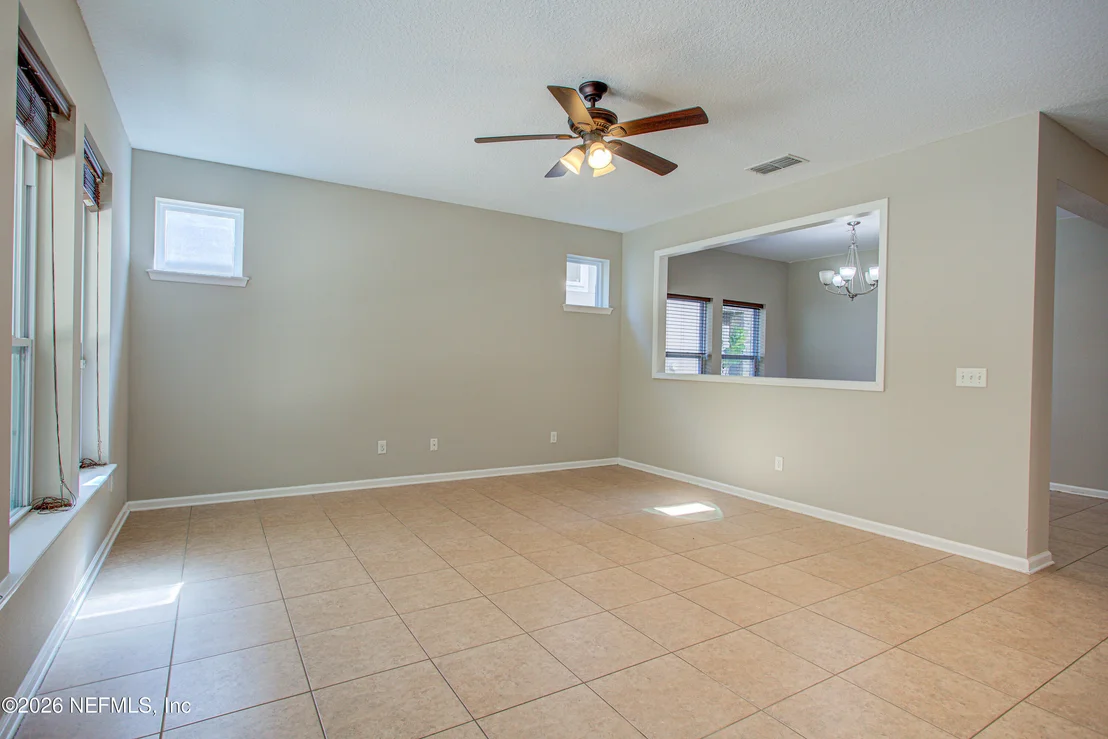Photo of 40 HOWLAND Drive