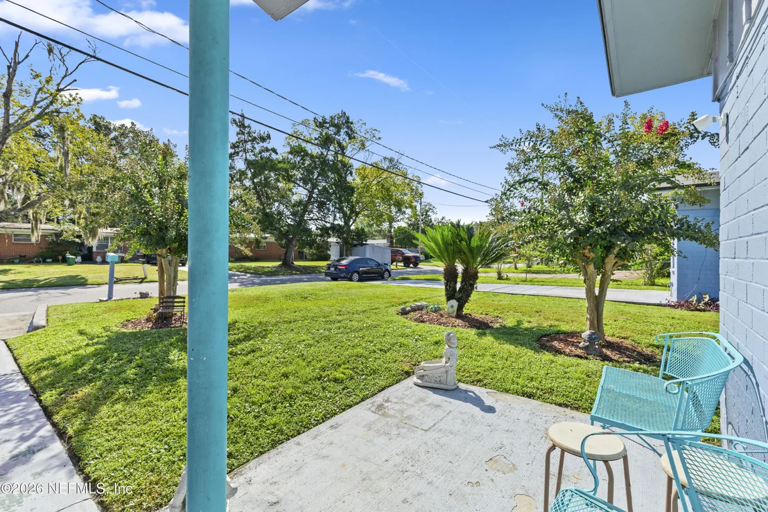 Photo of 9716 DEVONSHIRE Boulevard