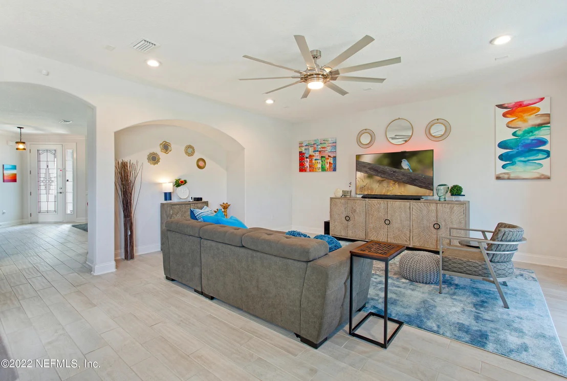 Photo of 814 SILVER PINE Drive