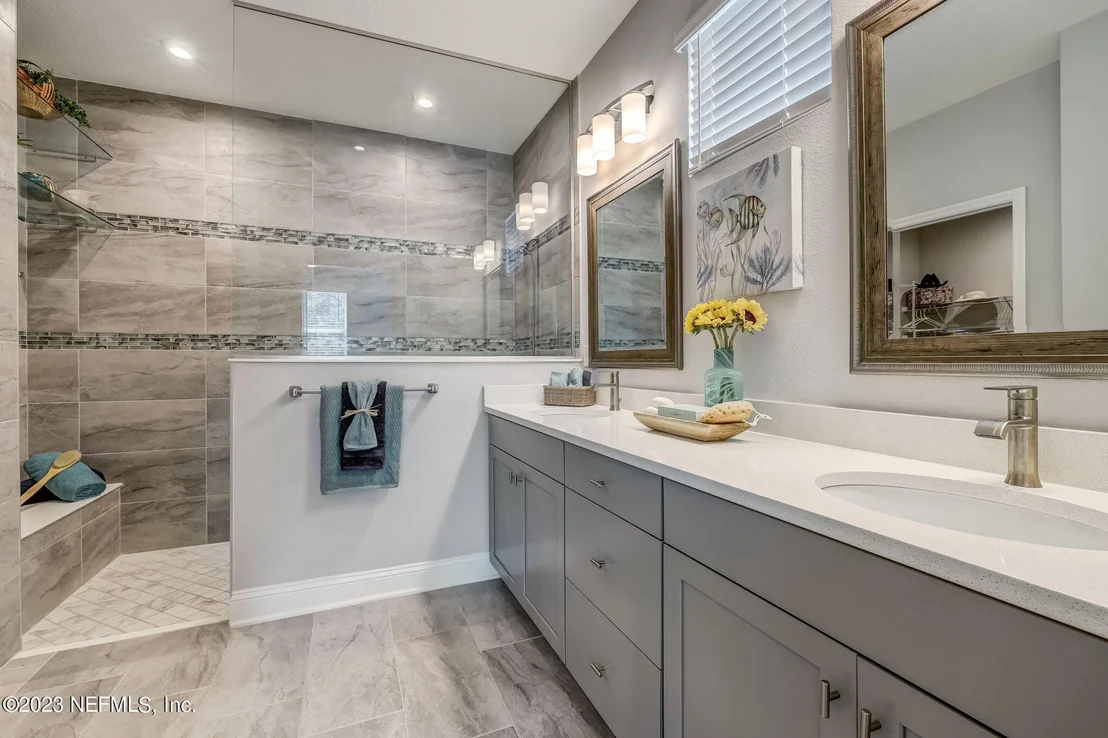 Photo of 214 HOPTREE Place