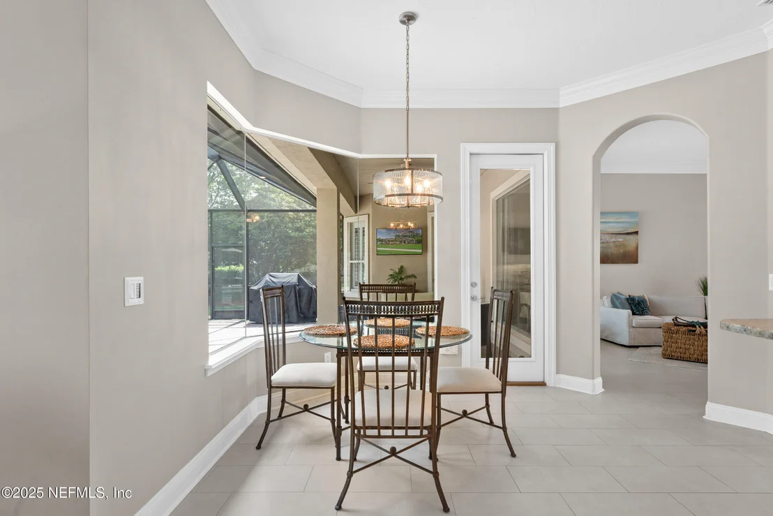 Photo of 389 SUMMERSET Drive