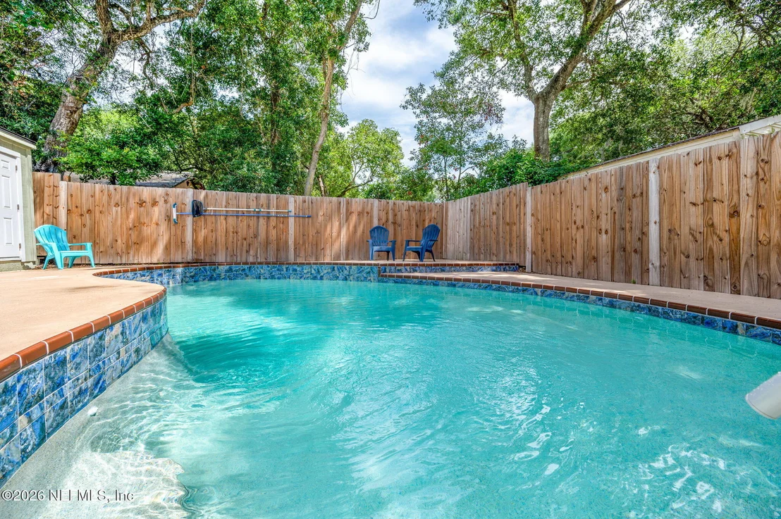 Photo of 507 GENTIAN Road