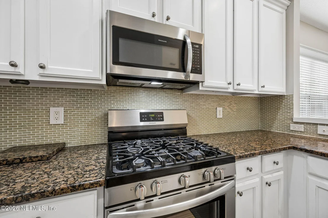 Photo of 1884 CROSS POINTE Way