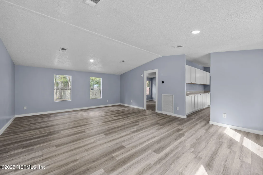 Photo of 117 CHILTON Place