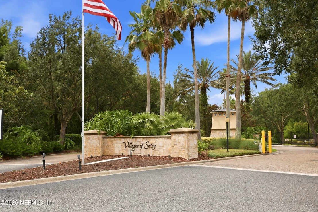 Photo of 382 SELOY Drive