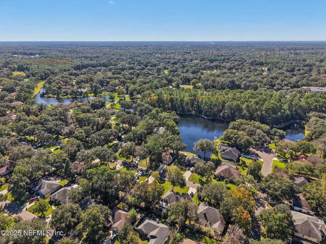 Photo of 208 HONEYSUCKLE Way