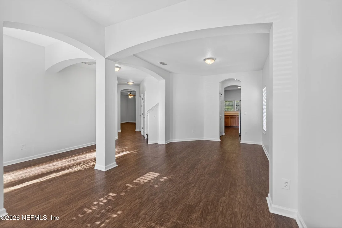 Photo of 304 N HIDDEN TREE Drive