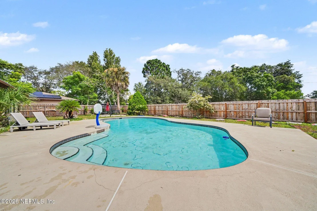 Photo of 1180 BALFOUR Drive
