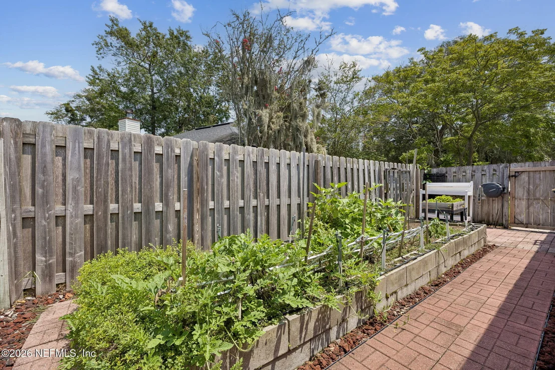Photo of 3941 DANFORTH Drive W