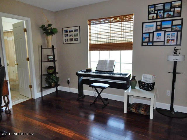 Photo of 305 S ASTER Trace