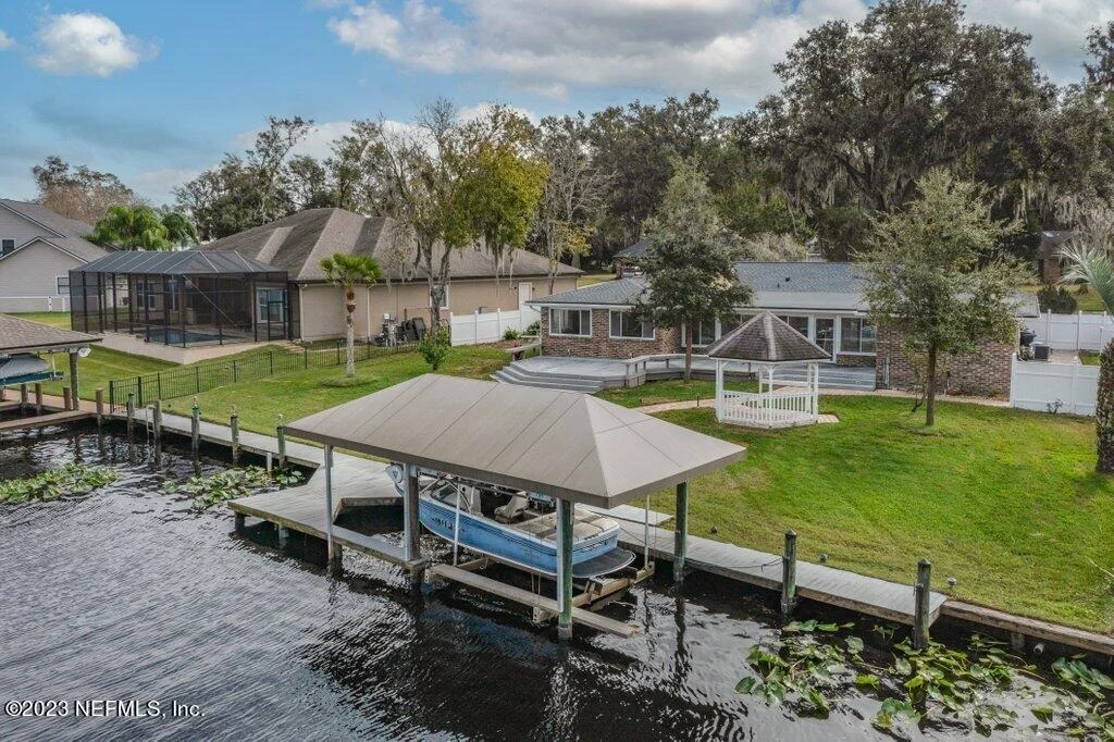 Photo of 241 OAK Drive S