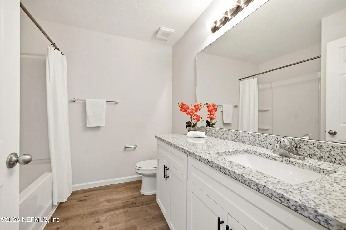 Photo of 433 PONCE Boulevard