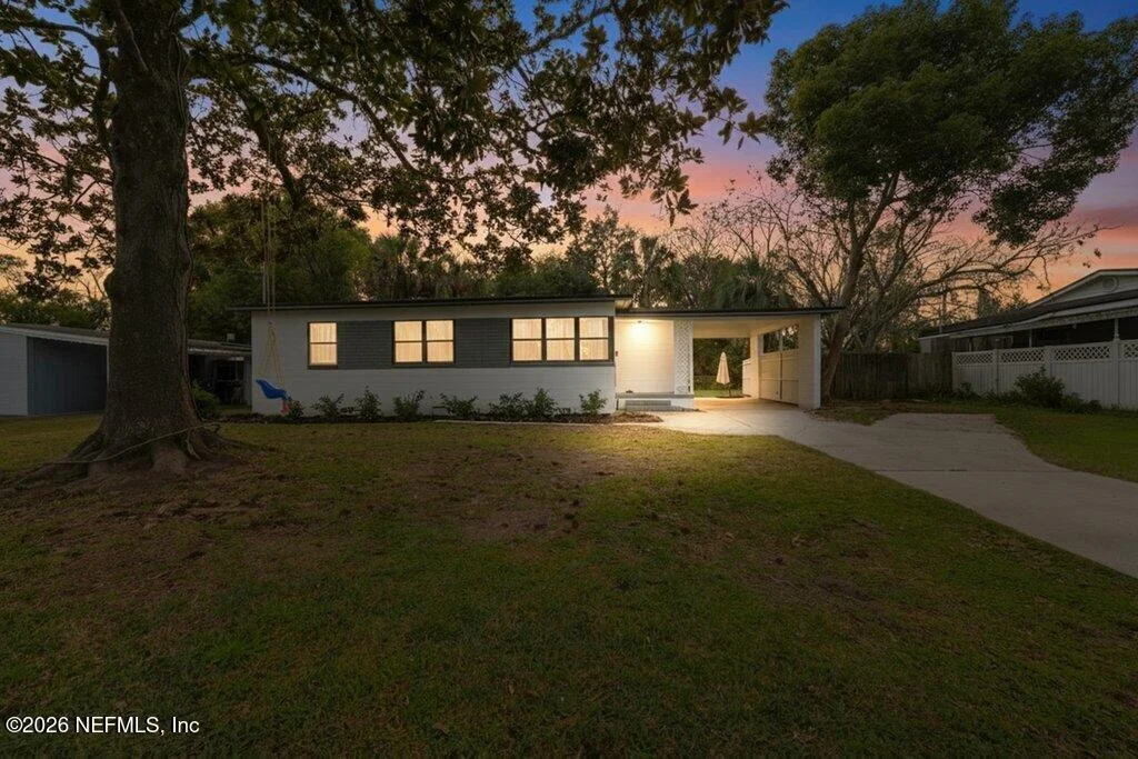 Photo of 1138 HALIFAX Road