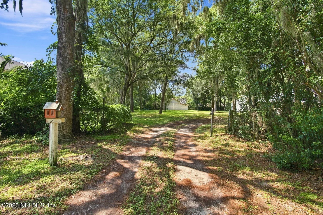 Photo of 1478 GATELY Road