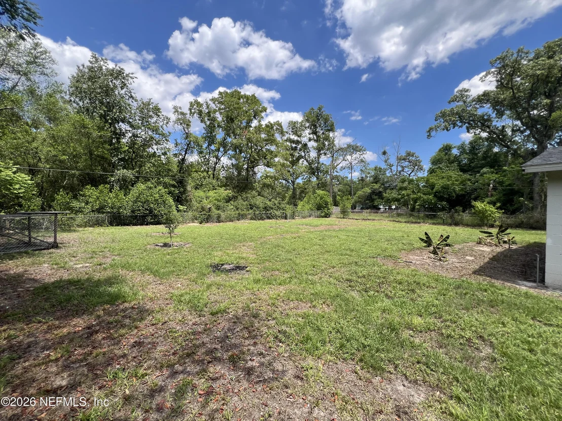 Photo of 468 TAYLOR Avenue
