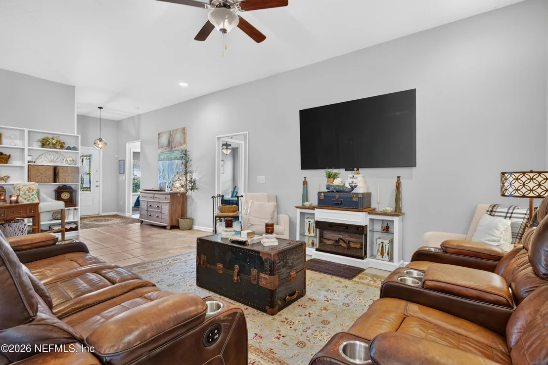 Photo of 589 SEVILLE Parkway