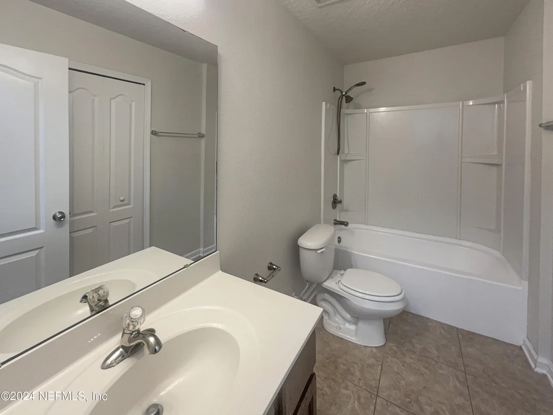 Photo of 13527 DEVAN LEE Drive E