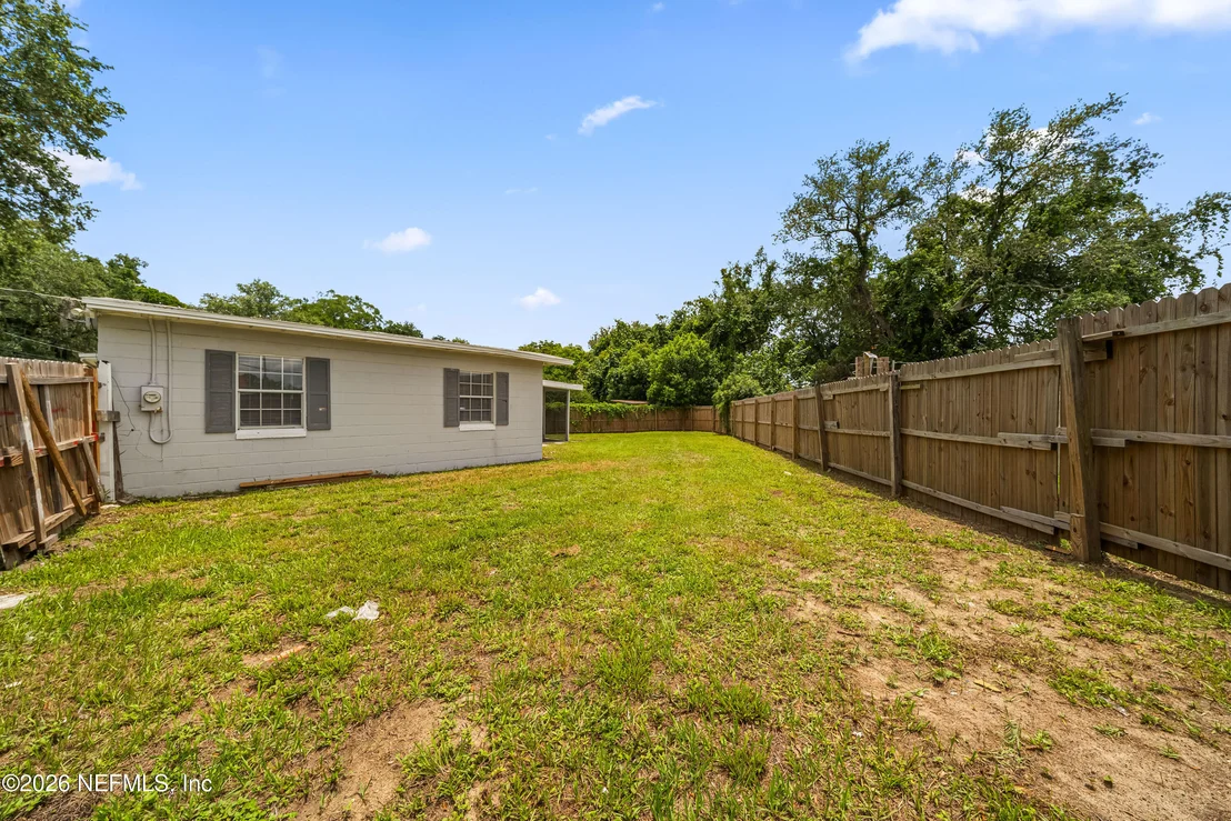 Photo of 1241 KING ARTHUR Road