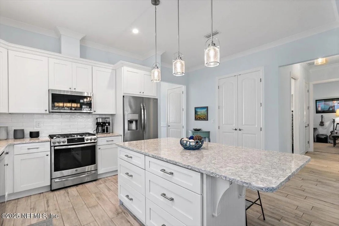 Photo of 175 OCEANVIEW Drive