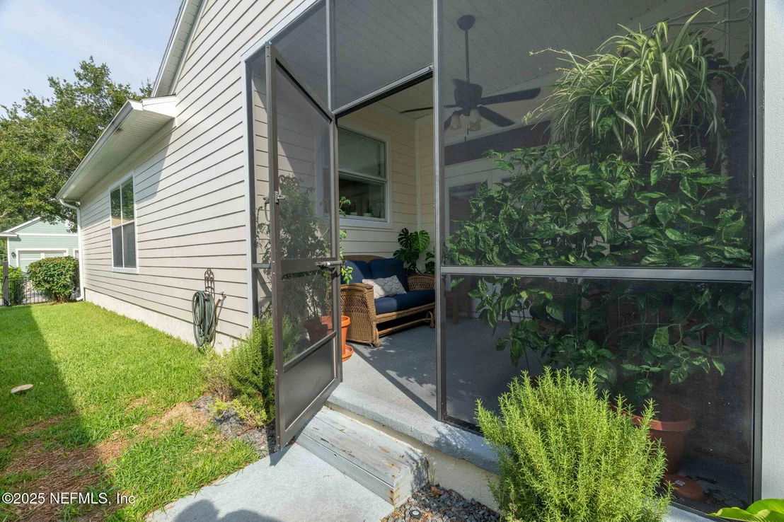 Photo of 1169 OVERDALE Road