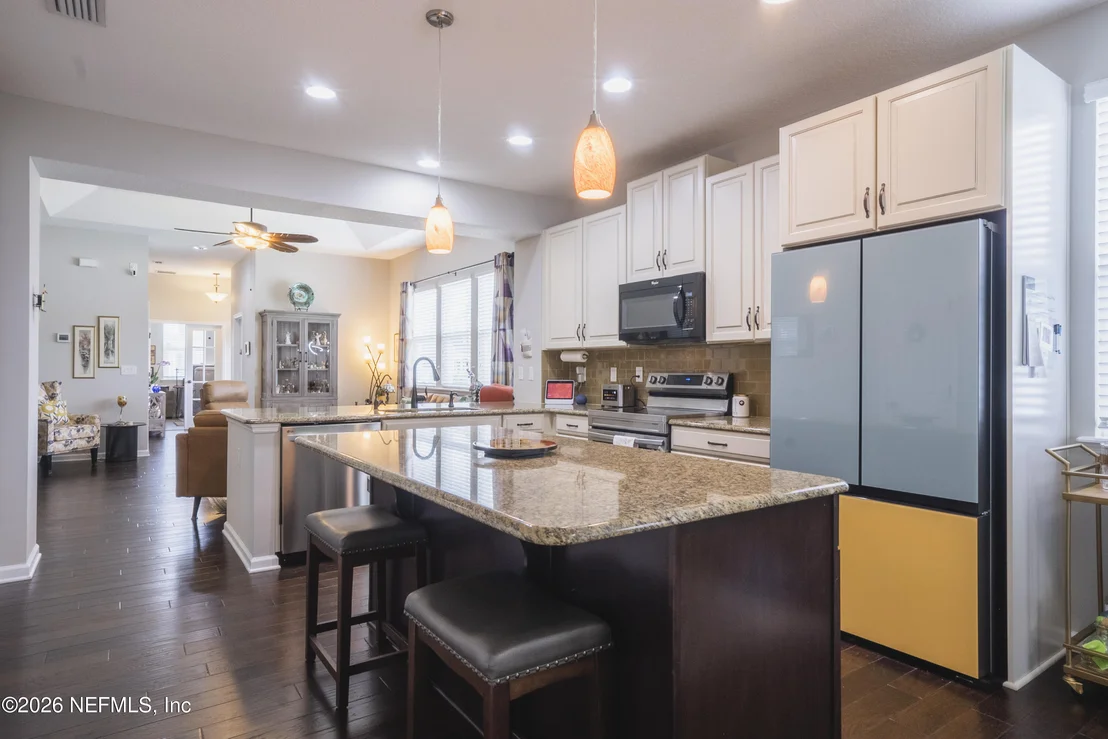Photo of 7002 AZALEA GROVE Drive