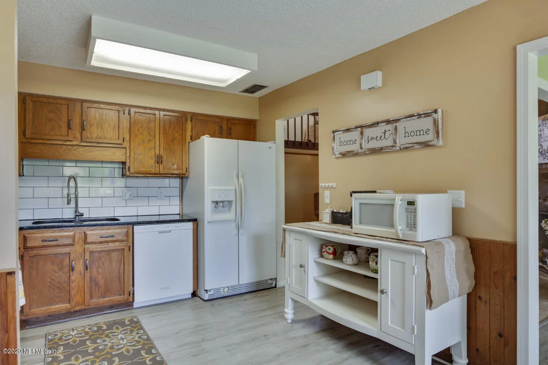 Photo of 2428 OAKVIEW Drive