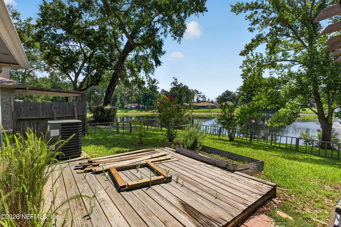 Photo of 1641 SPRING OAKS Lane